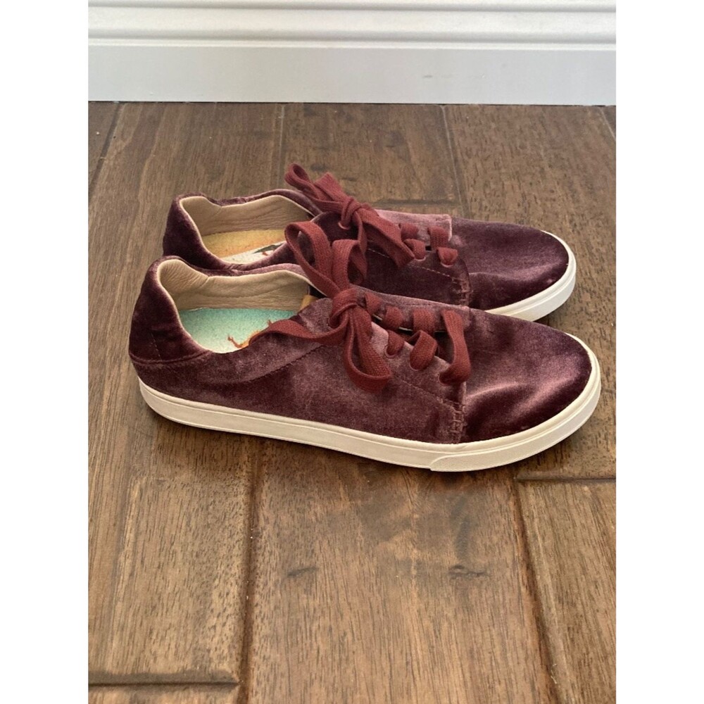 Olukai Pehuea Li Lanui Burgundy Velvet Lace Up Shoe Women Size 7.5